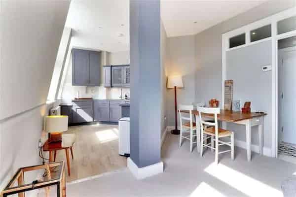 2-Bedroom Apartment with Secure Parking in Tunbridge Wells