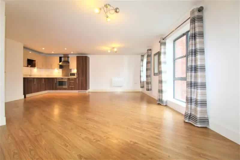 2 Bedroom Flat To Let - Available August 2025