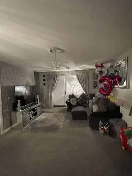 2 Bed New Build House with Private Garden