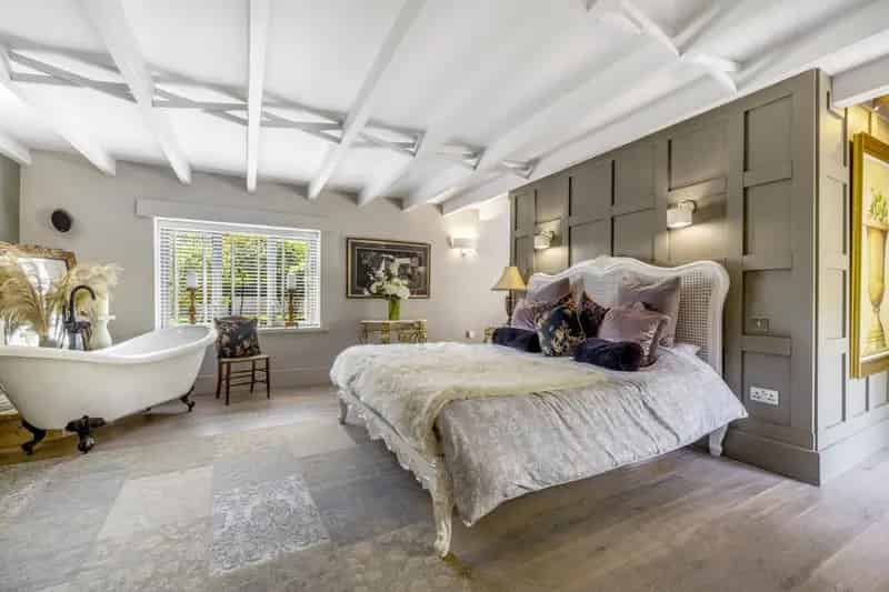 6-7 Bedroom Barn Conversion with 6 Acres, Stables & Outbuildings