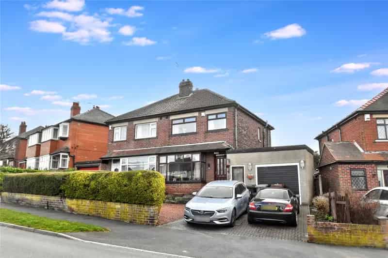 3-Bed Semi-Detached House with Garden and Garage