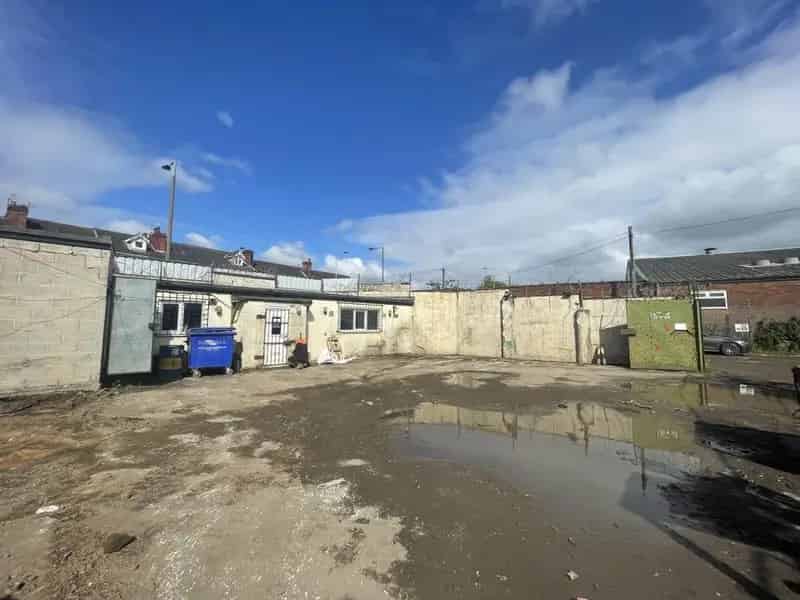 Commercial property For Rent , St Mary's Street, Barnsley, England