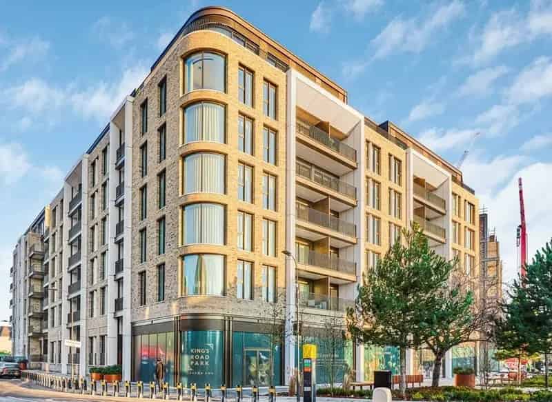 Two Double Bedroom Flat with Balcony - Kings Road Park