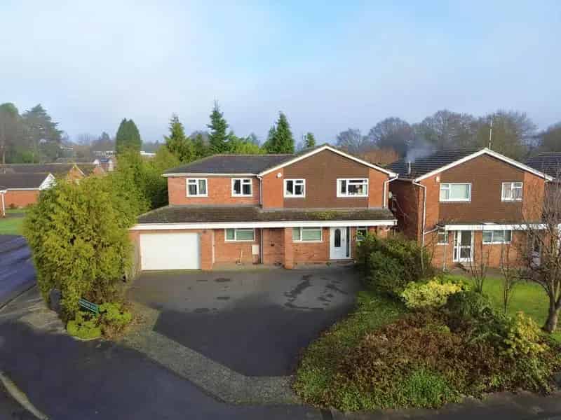 5 Bedroom Detached House For Sale