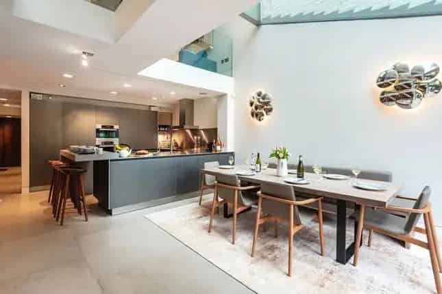 Stunning Terraced House for Sale in Kensington