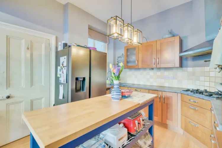 Beautiful Double Fronted Home in Sydney Street