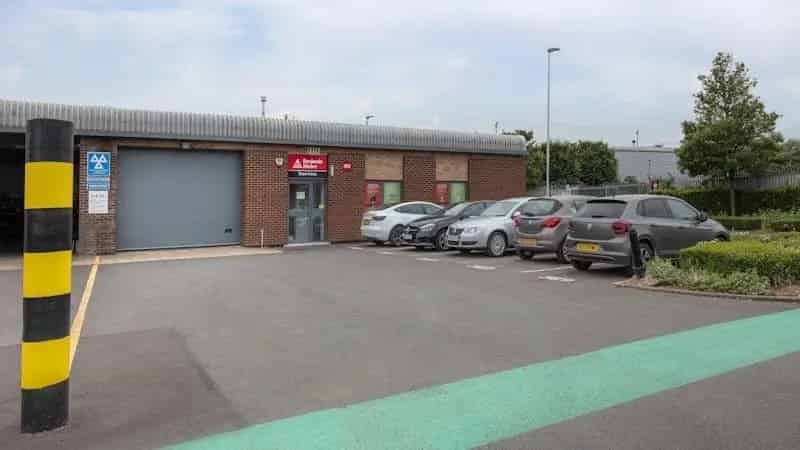 3860 sq ft Warehouse Unit to Let Slough Trading Estate