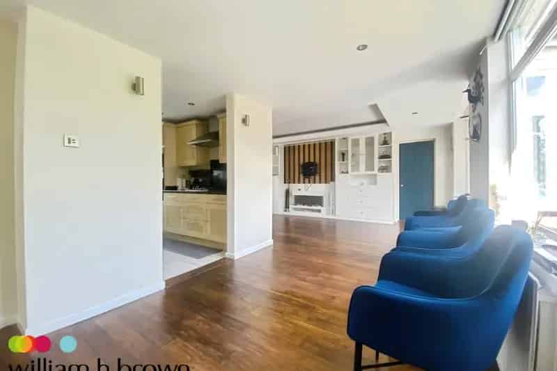 Five Bedroom Detached House with Garage and Driveway Zero Deposit Guarantee