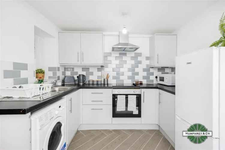 2 Bedroom Flat House to Rent in London
