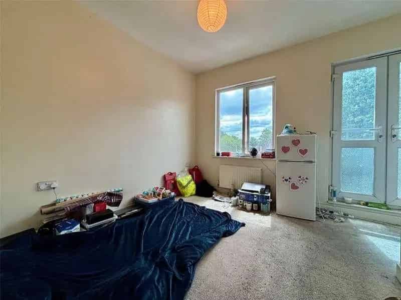 2 Bed Terrace House For Sale No Onward Chain