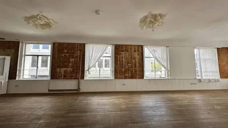 Commercial property For Rent , Luton, England