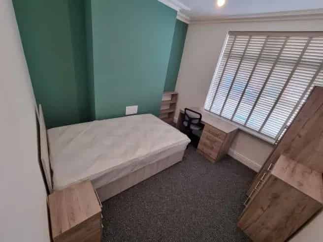 4 Bedroom Student House Share to Rent