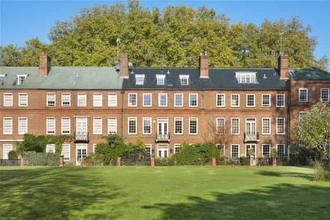 Chelsea Townhouse with Mews House and Garden
