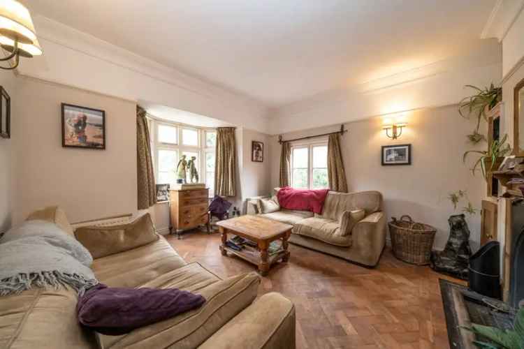 Character Cottage Near Tring High Street