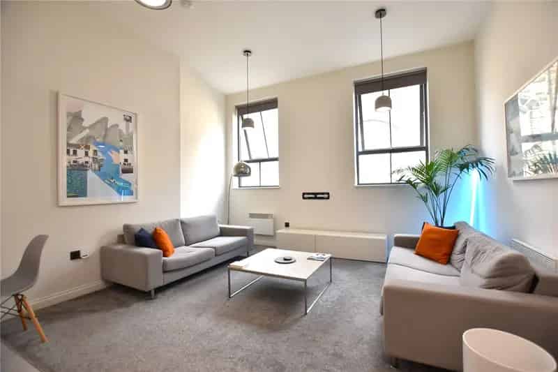 Modern One Bedroom Apartment in Yeadon