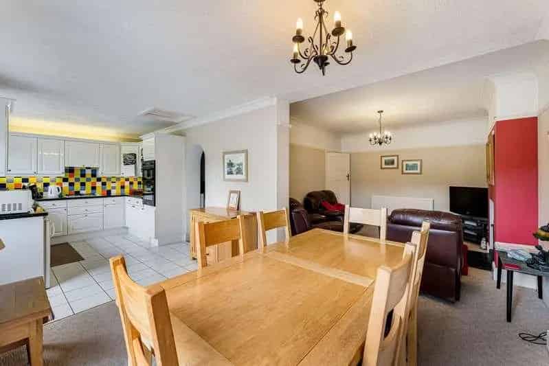 4 bed property for sale