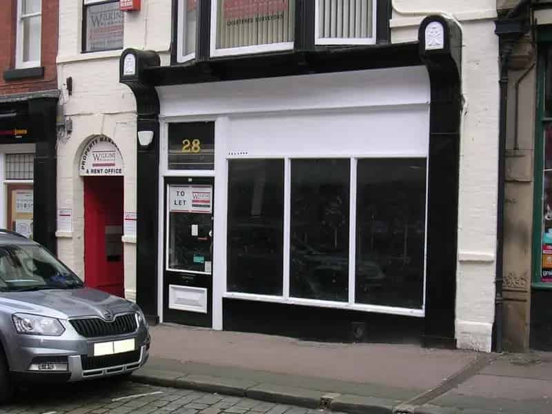 Ground Floor Lock Up Shop with Kitchenette and WC