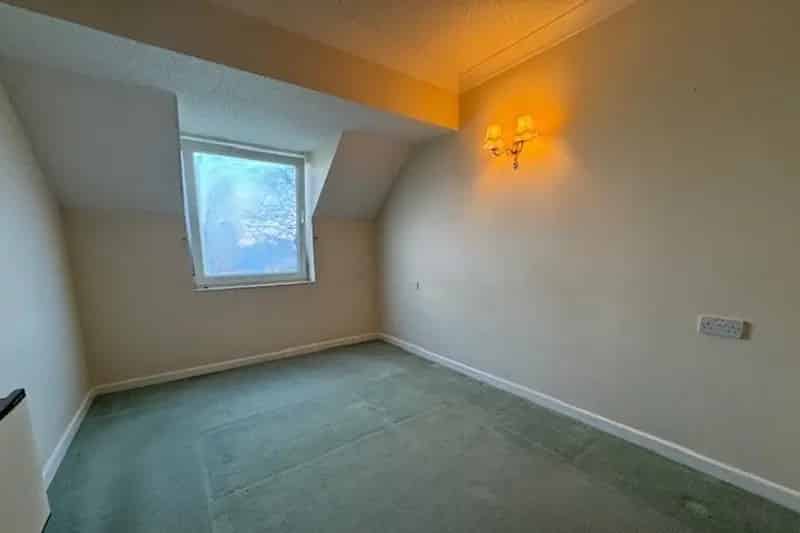 1-Bedroom Retirement Apartment Warminster Leasehold