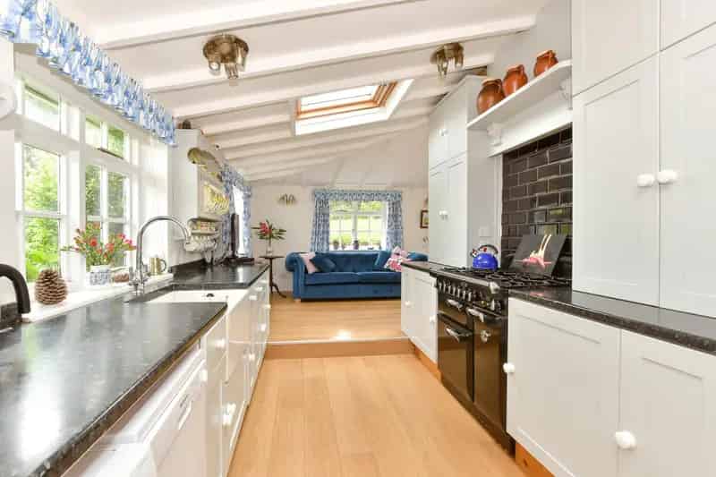 Grade II Listed Thatched Cottage Isle of Wight