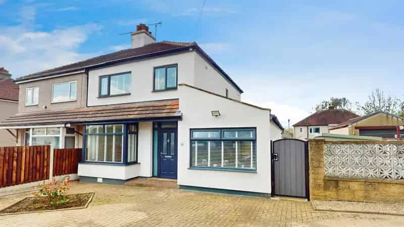 3 Bedroom Semi-Detached House for Sale