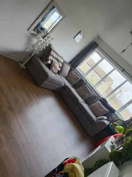 2 Bed Flat Foxhill Bath New Laminate Flooring Near Park and School