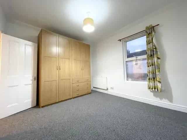 Mid Terrace Home Two Double Bedrooms Family Bathroom Zero Deposit Available