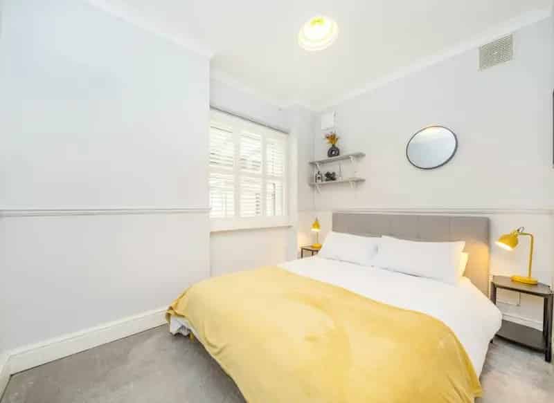 2 Double Bedroom Victorian Conversion with Private Garden - Freehold Share