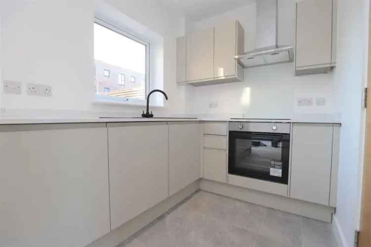 3 Bedroom Townhouse Bolton Town Centre Near Bolton Market