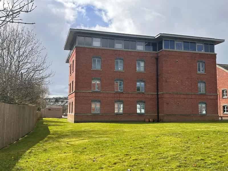 2 Bedroom Apartment for Sale in Truro