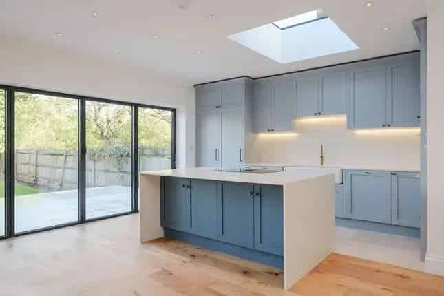 Family Home Semi Detached House 3 Beds 2 Baths SW20