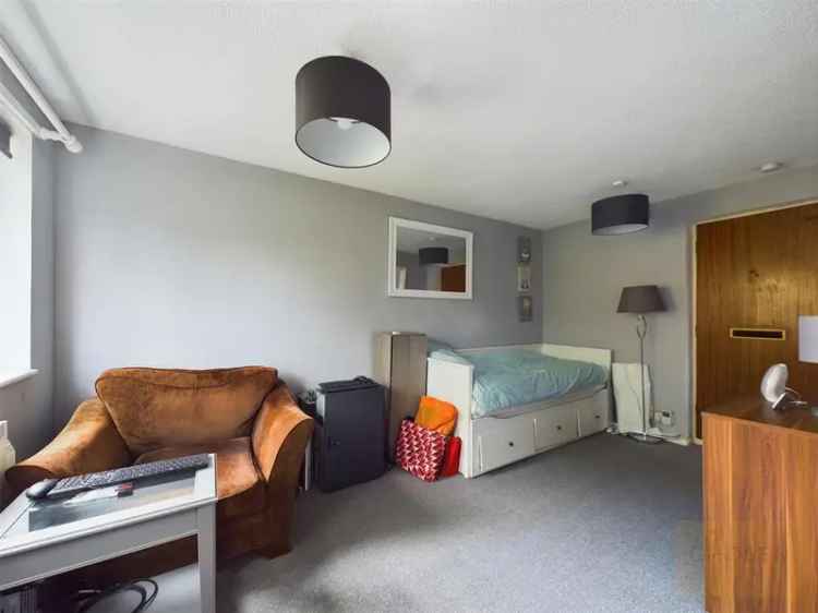 1 Bedroom Apartment for Sale in Gloucester