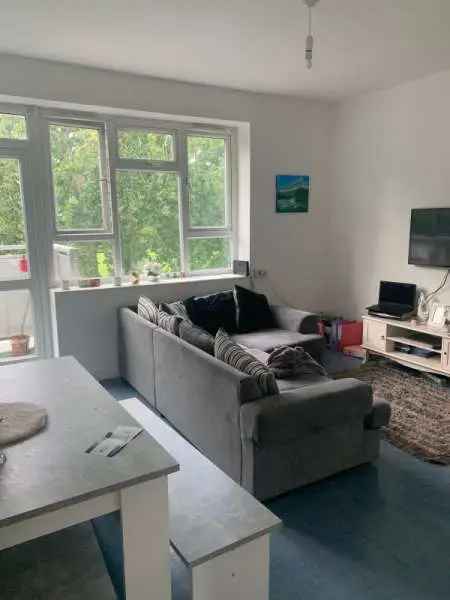 Flat For Rent in Dover, England