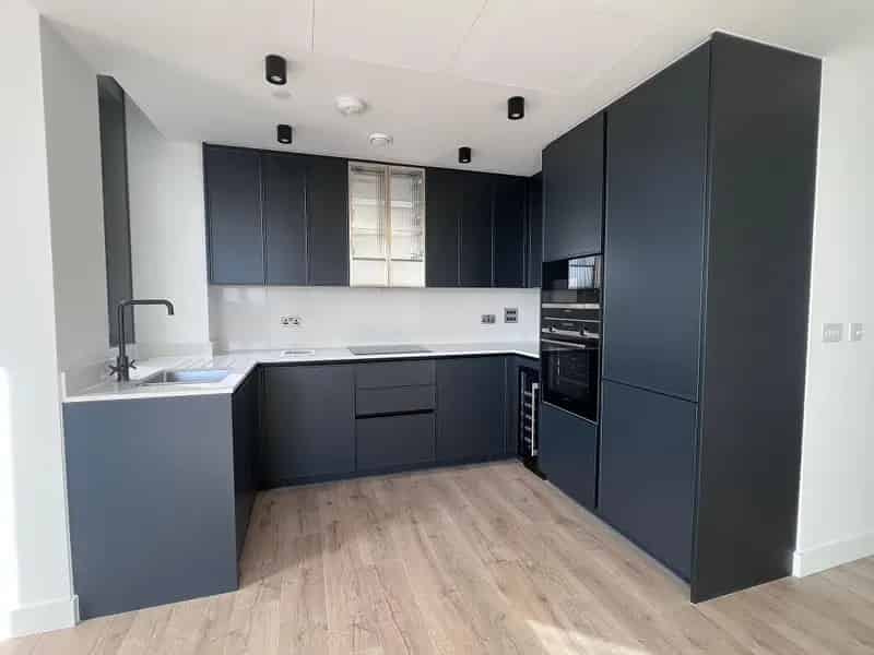 2 Bedroom Apartment London Stunning Views Luxury Amenities