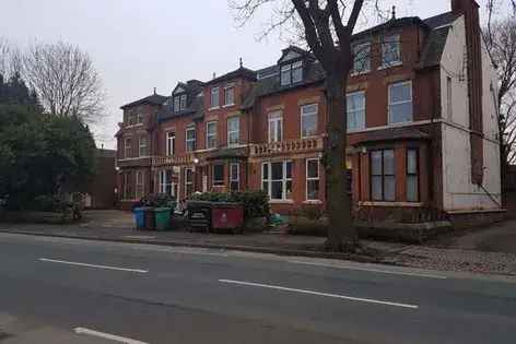 2 Bedroom Flat Manchester Near University and Transport
