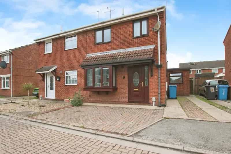 2 Bedroom Semi Detached House For Sale