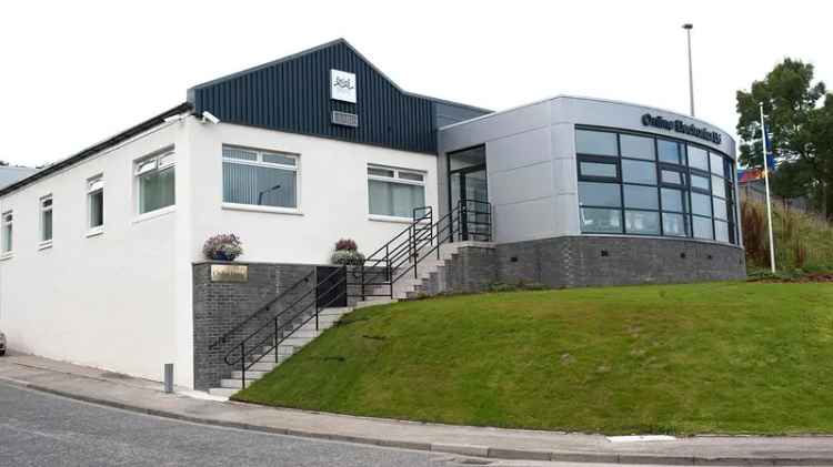 Modern Lab Space and Office in Aberdeen with Ample Parking