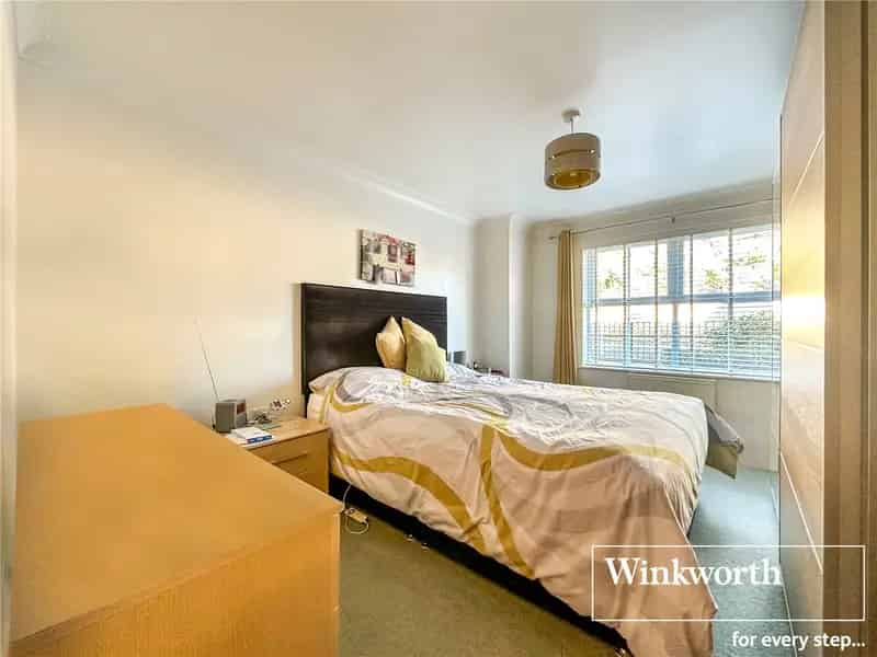 2 Bedroom Flat Apartment in Ferndown