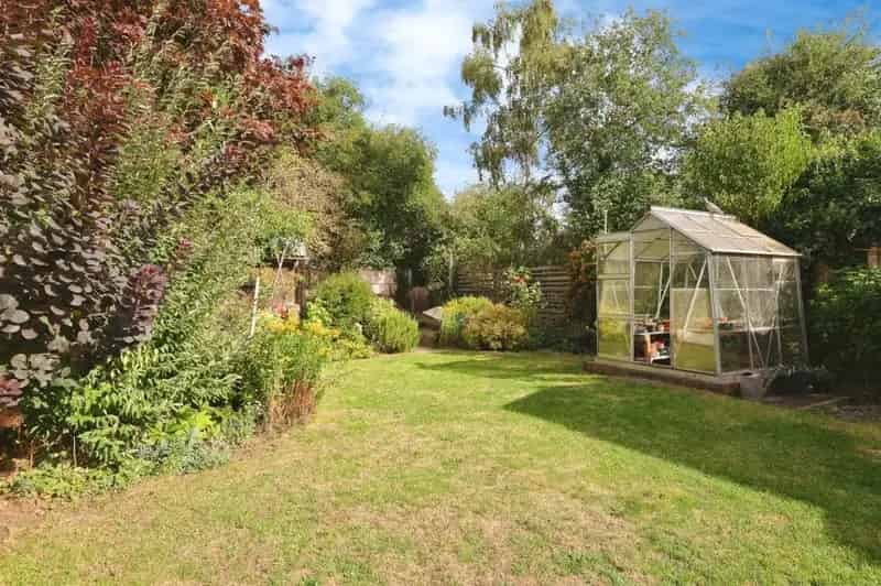 4 bedroom semi-detached house