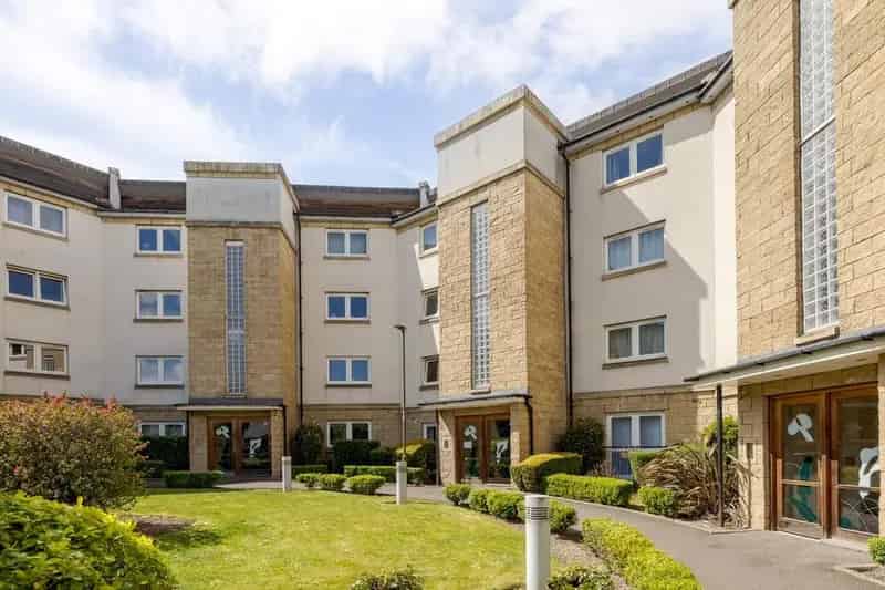 2 Bedroom Flat for Sale in Scotland