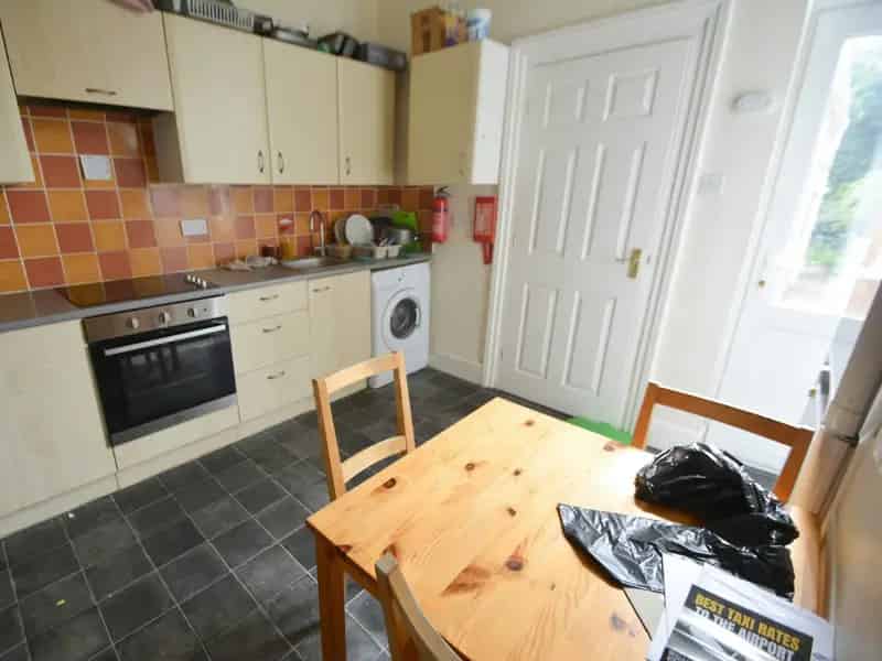 Double Room with En Suite in Well-Situated HMO