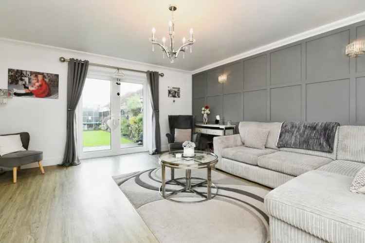 Bungalow For Sale in Burnham Road, Maldon, England