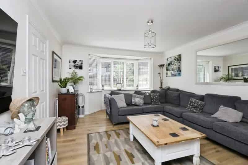 Four Bedroom Semi Detached House Hailsham