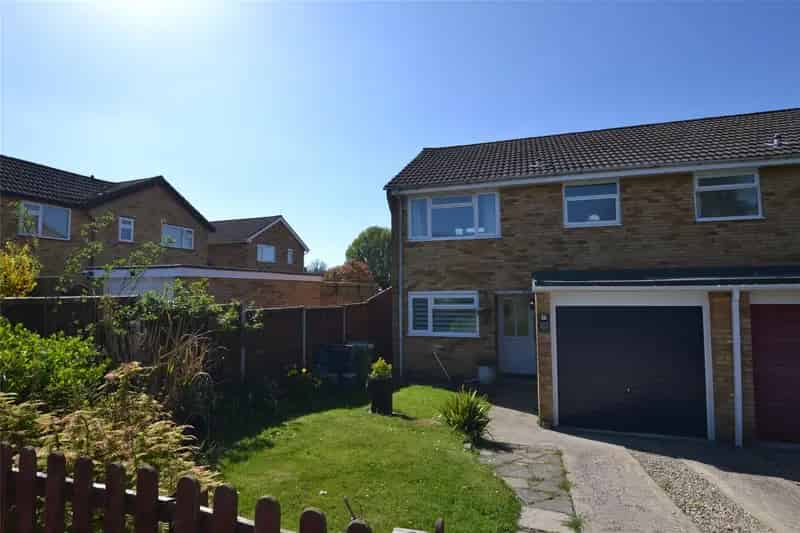 3 Bedroom House for Sale Near Castlehill Primary School
