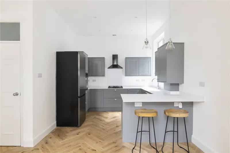 2 bedroom maisonette in London