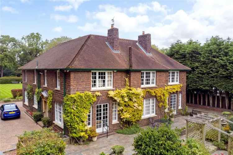 5 Bedroom Detached House for Sale