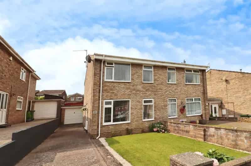 3 Bedroom Semi-Detached House for Sale