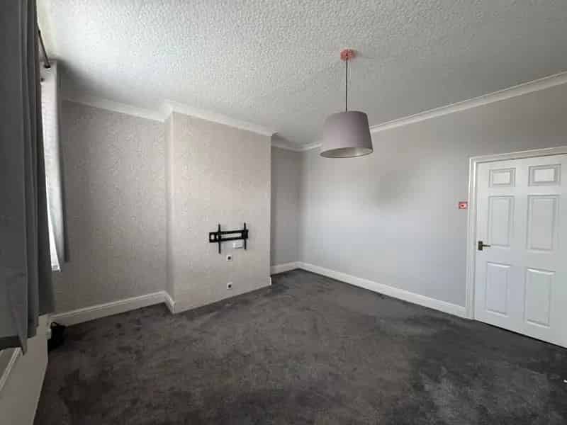 2 Bedroom Mid Terrace House Sharlston Common WF4