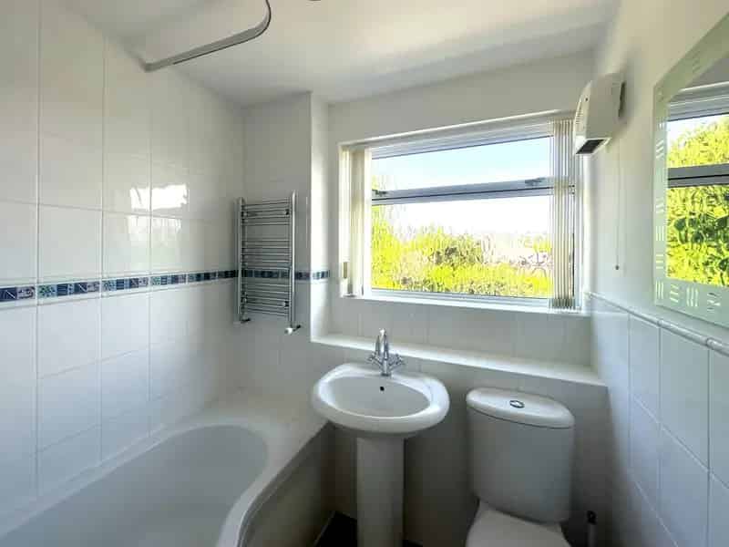 First Floor Apartment Near Exmouth Beach Long Term Rental