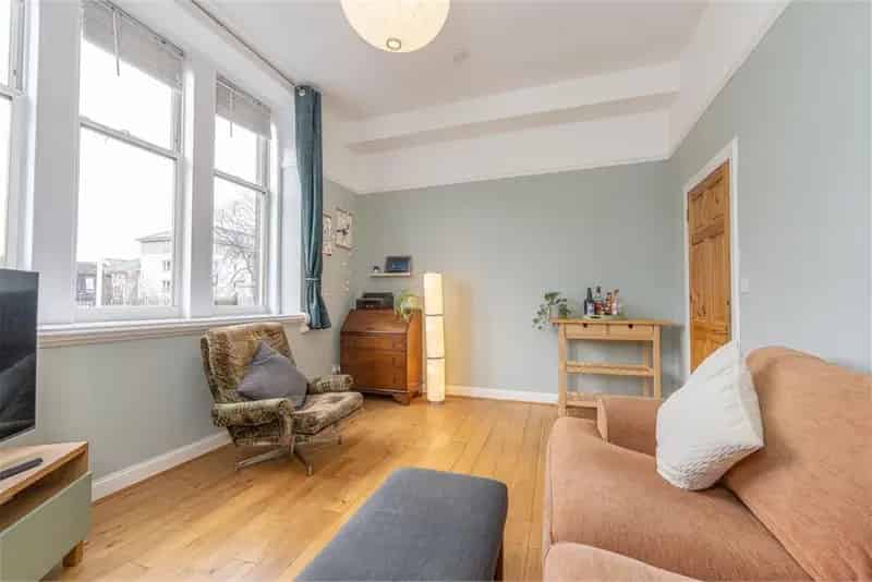 1 Bed Flat Ground Floor Abbeyhill Edinburgh Modern Shower Room Secure Entry