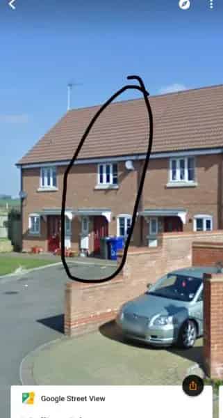 Large 2 Bed House with Garden